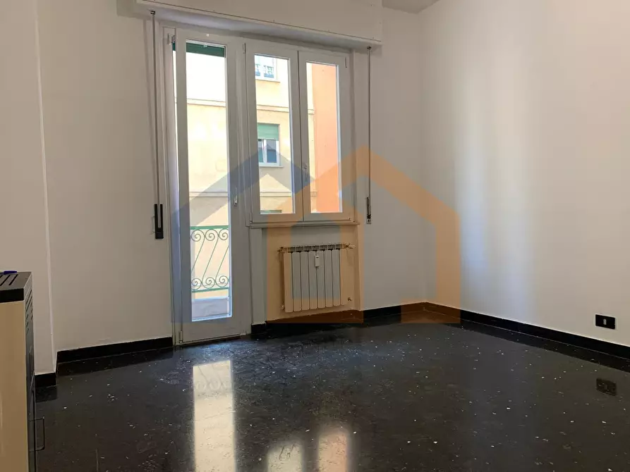 Immagine 1 di Appartamento in vendita  in Via Venezia 4 a Savona