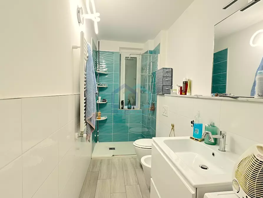 Immagine 9 di Quadrilocale in vendita  in Via Filippo Turati 11 a Savona