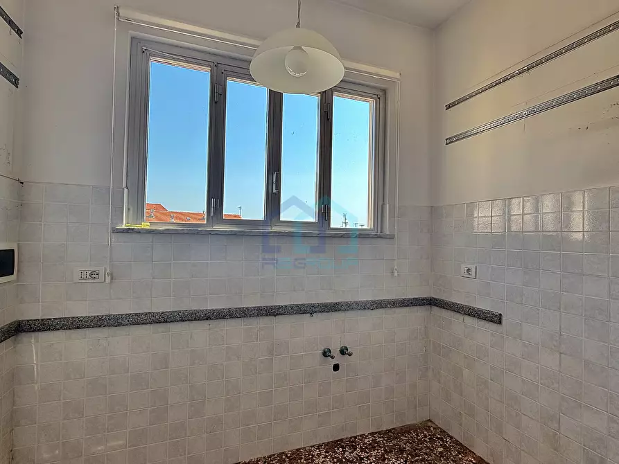 Immagine 8 di Quadrilocale in vendita  in Via Osvaldo Gnocchi Viani 37f a Savona