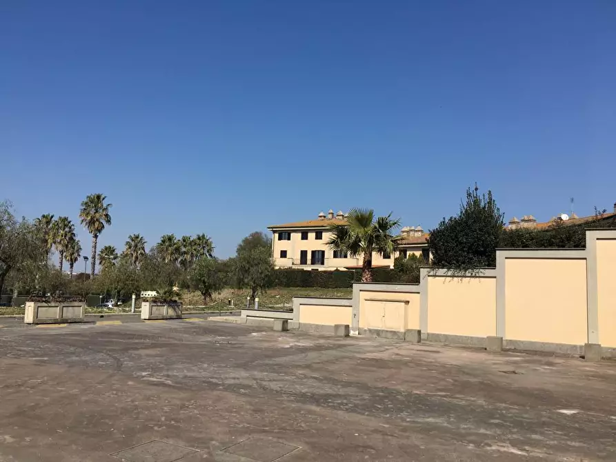 Immagine 3 di Bilocale in vendita  in Via di Marco Simone 82 a Guidonia Montecelio