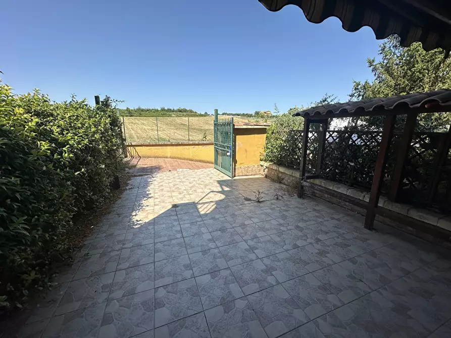 Immagine 3 di Villa in vendita  in Via Pietro Vannucci a Guidonia Montecelio