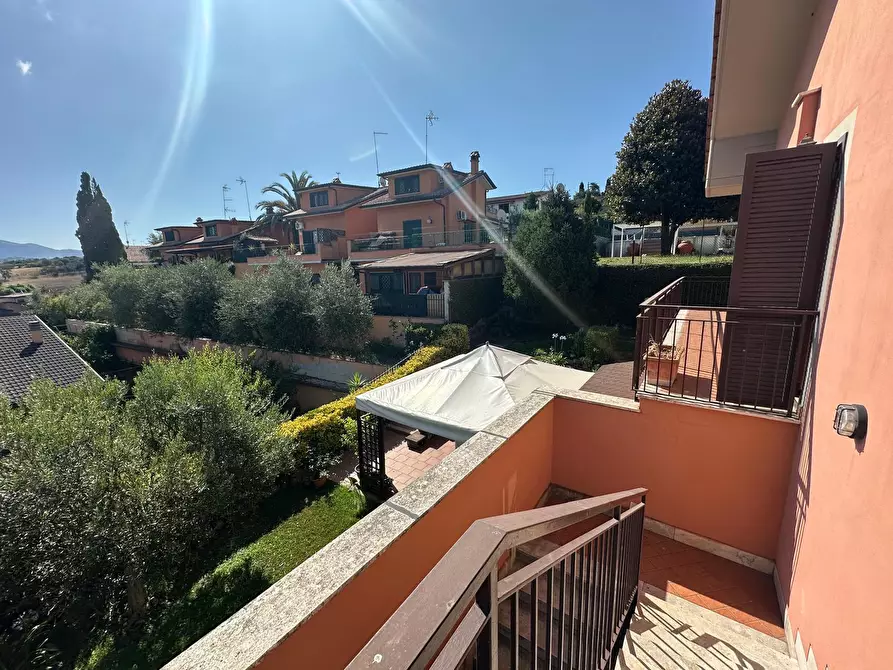 Immagine 6 di Villa in vendita  in Via GuidoReni a Guidonia Montecelio