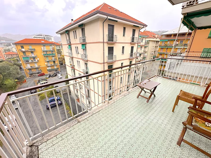 Immagine 11 di Trilocale in affitto  a Chiavari