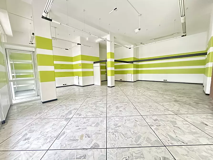 Immagine 3 di Locale commerciale in affitto  a Chiavari