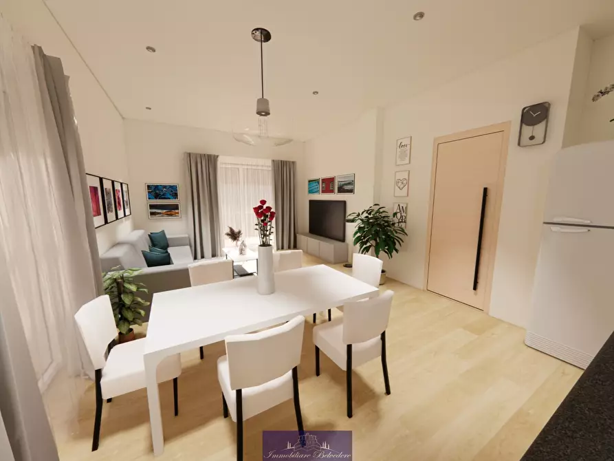 Immagine 1 di Quadrilocale in vendita  in Via Ugo Foscolo a Camaiore