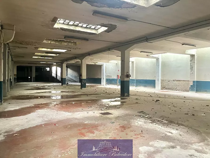 Immagine 1 di Garage in vendita  in Via Baracca a Firenze
