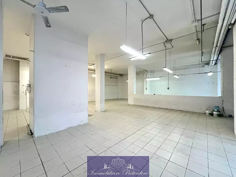 Immagine 10 di Magazzino in vendita  in Piazza Mascagni a Firenze