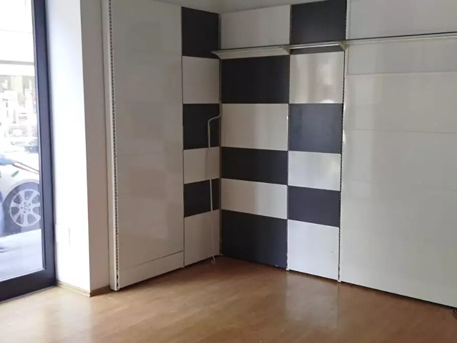 Immagine 1 di Locale commerciale in affitto  in Via Giovanni Pico della Mirandola a Firenze