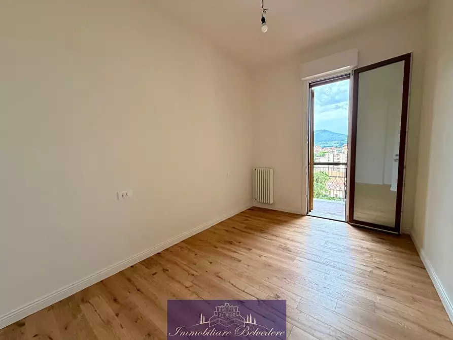 Immagine 13 di Trilocale in vendita  in Via Baracchini a Firenze