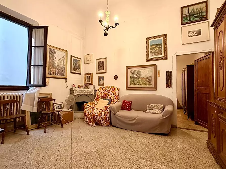 Immagine 17 di Appartamento in vendita  in Piazza Santa Trinita a Firenze