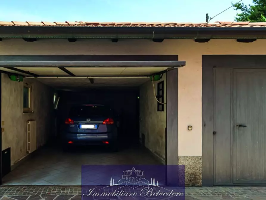 Immagine 1 di Garage in vendita  in Via dei Cappuccini a Firenze