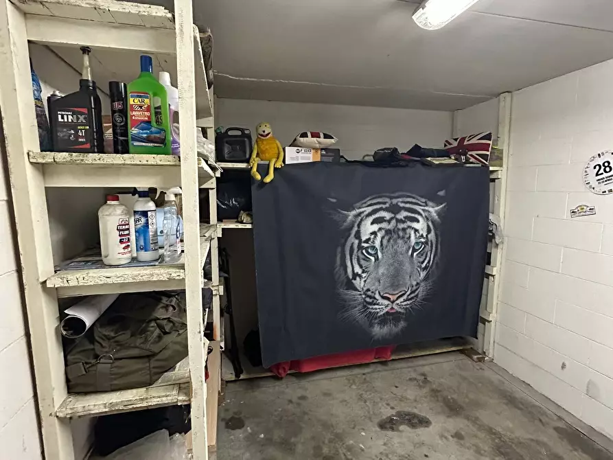 Immagine 6 di Garage in vendita  in Via Baracca a Firenze