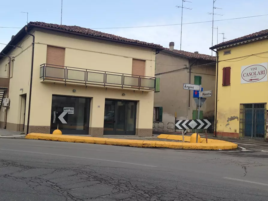 Immagine 1 di Locale commerciale in vendita  in Via Argini 2 a Ravarino