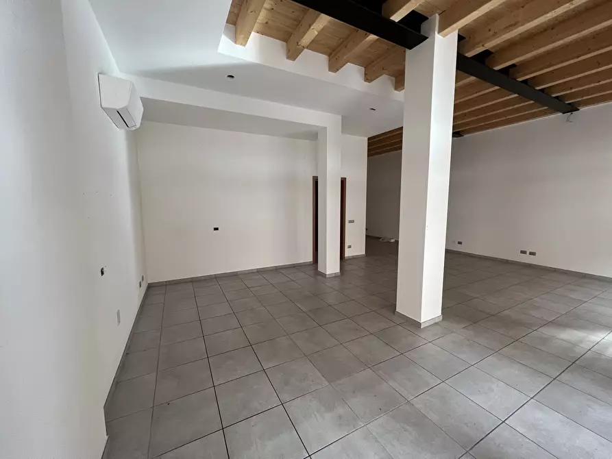 Immagine 20 di Locale commerciale in affitto  in Via Giacomo Matteotti 146 a Crevalcore