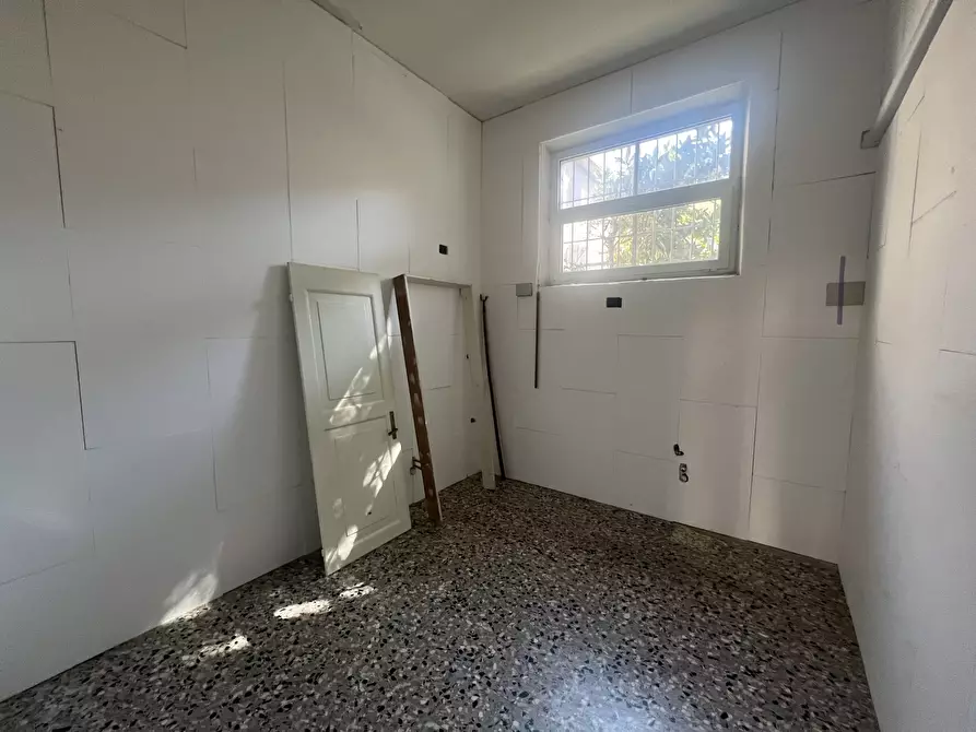 Immagine 22 di Locale commerciale in affitto  in via C. B. Cavour 38 a Crevalcore