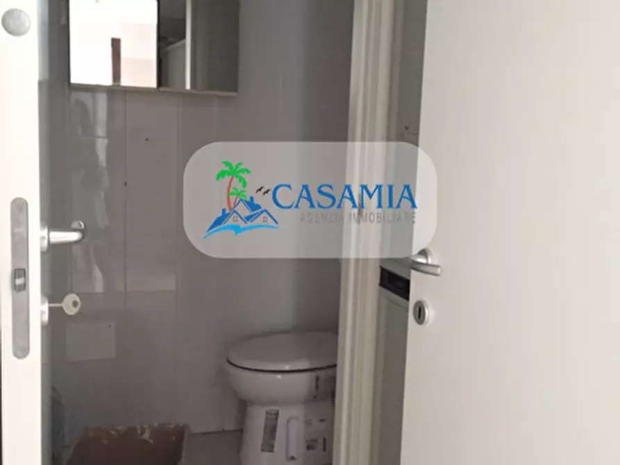 Immagine 8 di Locale commerciale in vendita  a San Benedetto Del Tronto