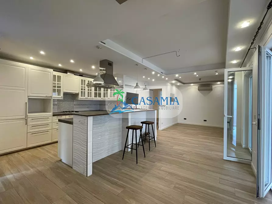 Immagine 1 di Trilocale in vendita  in via Voltattorni a San Benedetto Del Tronto