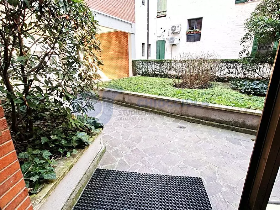 Immagine 4 di Pentalocale in vendita  in VIA CIPRIANI a Bologna