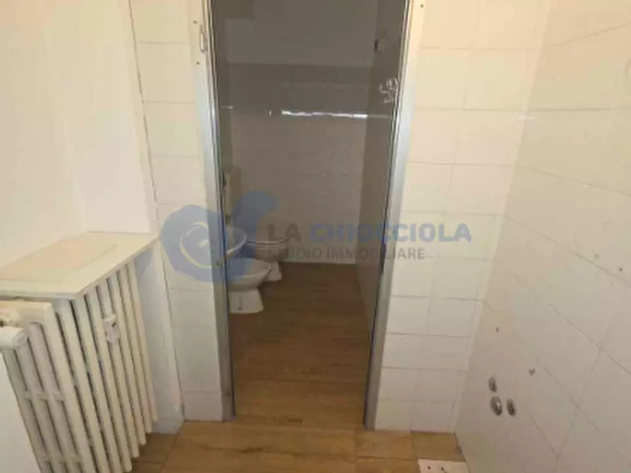 Immagine 7 di Locale commerciale in affitto  a Bologna