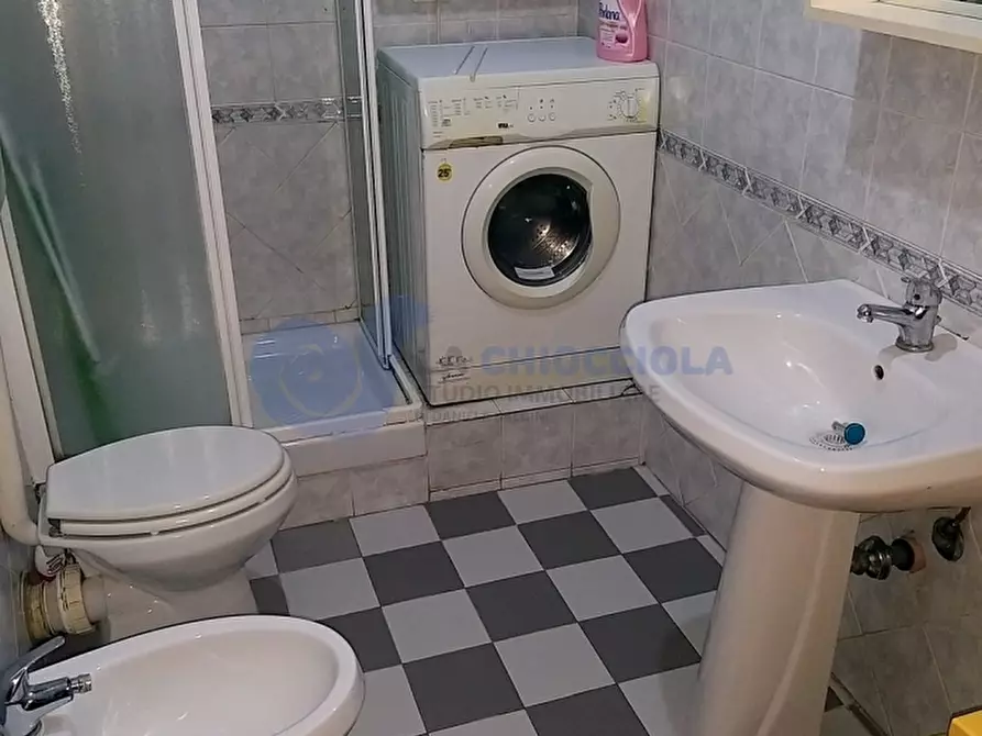 Immagine 13 di Bilocale in affitto  in Via Nosadella a Bologna