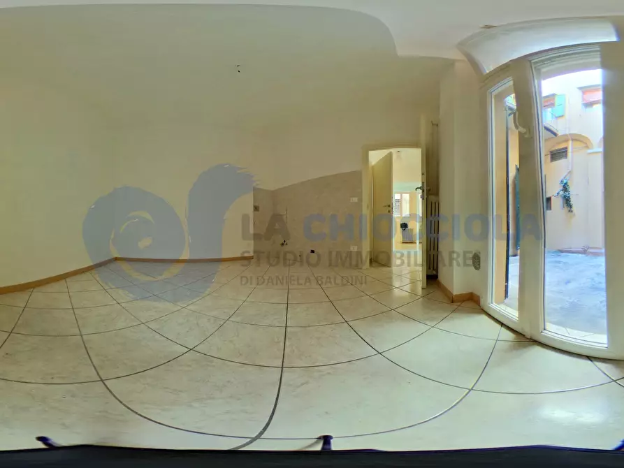 Immagine 10 di Ufficio in vendita  a Bologna