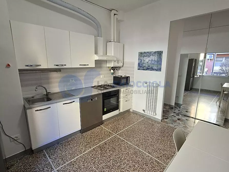 Immagine 12 di Trilocale in affitto  in VIA A. GIOVANNINI a Bologna