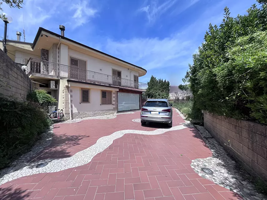 Immagine 1 di Villa in affitto  a Catanzaro