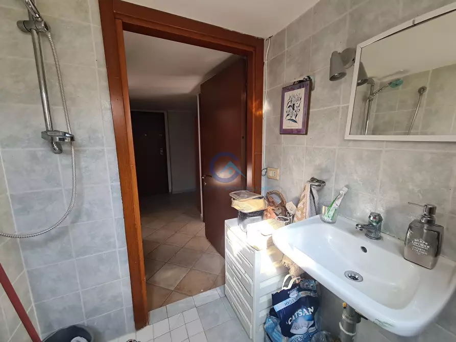 Immagine 11 di Quadrilocale in affitto  a Catanzaro