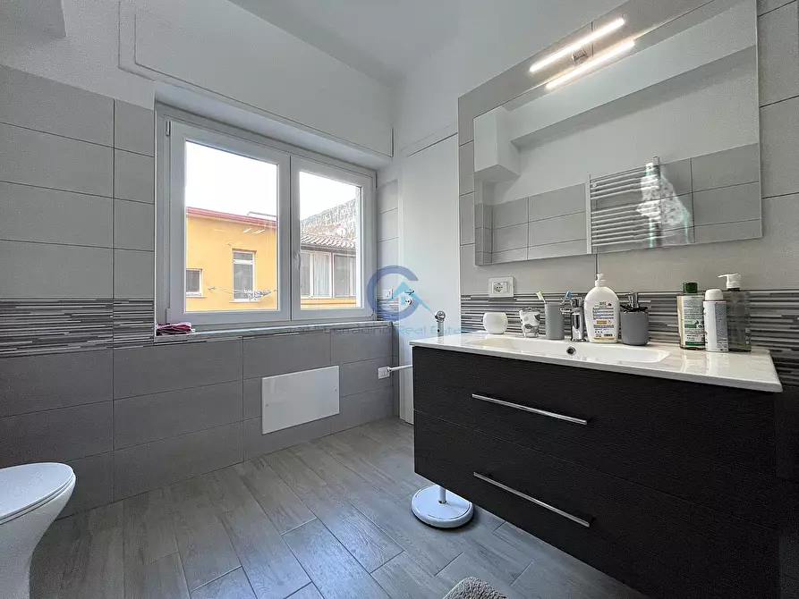 Immagine 11 di Trilocale in vendita  in Via Genova 13 a Catanzaro