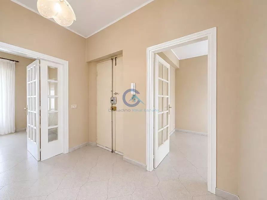 Immagine 2 di Quadrilocale in vendita  in Viale Crotone 66 a Catanzaro
