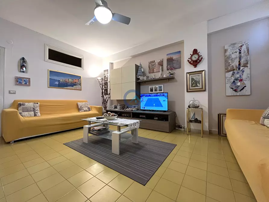 Immagine 2 di Quadrilocale in vendita  a Stalettì