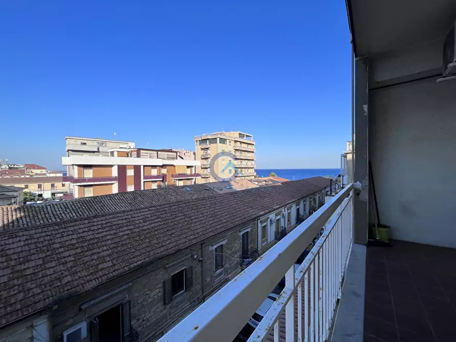 Immagine 1 di Quadrilocale in affitto  a Catanzaro