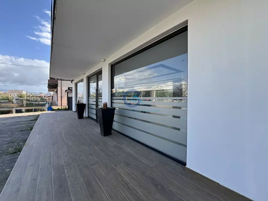 Immagine 11 di Locale commerciale in affitto  a Borgia