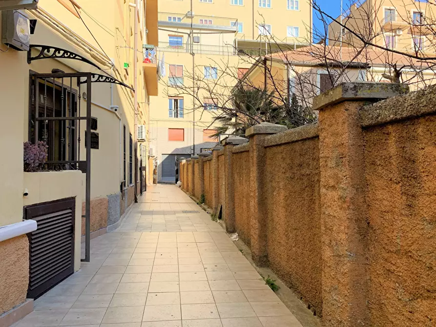 Immagine 5 di Magazzino in vendita  a Catanzaro