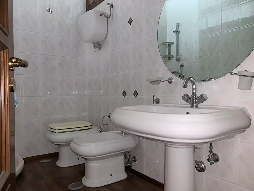 Immagine 17 di Quadrilocale in affitto  a Catanzaro