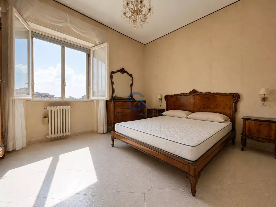 Immagine 10 di Quadrilocale in vendita  in Viale Crotone 66 a Catanzaro