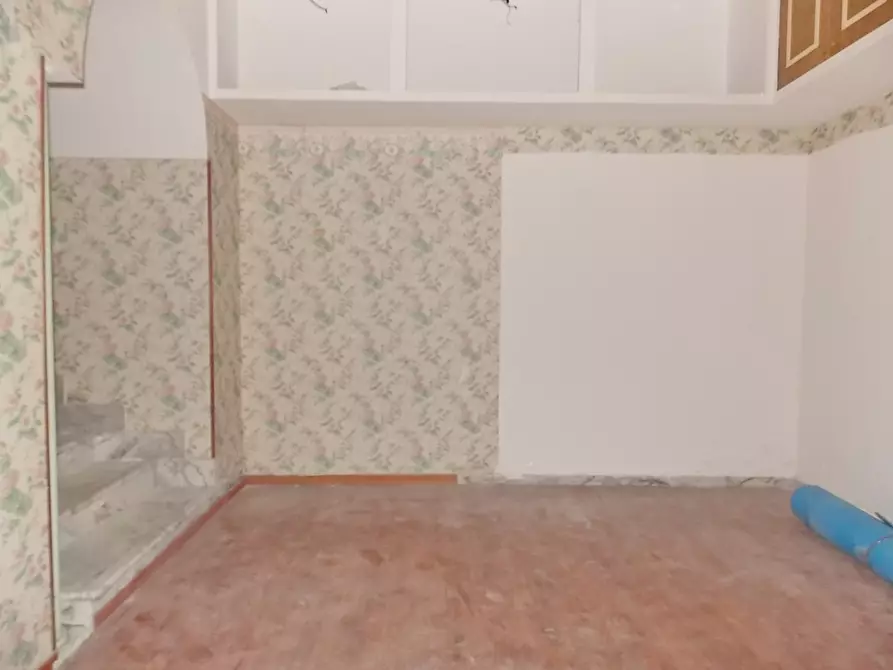 Immagine 3 di Locale commerciale in affitto  a Catanzaro