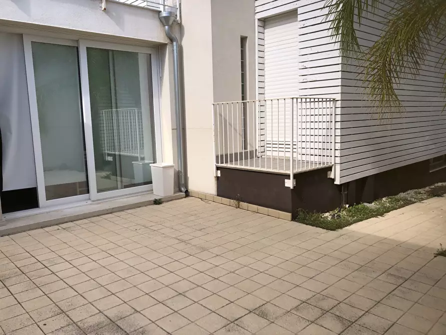 Immagine 18 di Villa in vendita  in VIA GELA a Siracusa