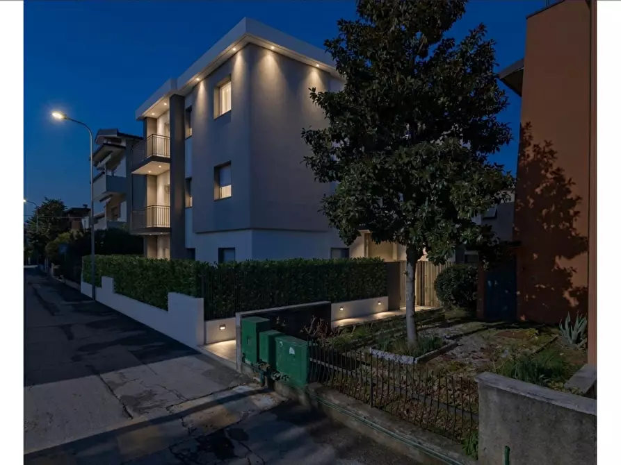 Immagine 2 di Quadrilocale in vendita  in Via Madonnina 5 a Borgosatollo