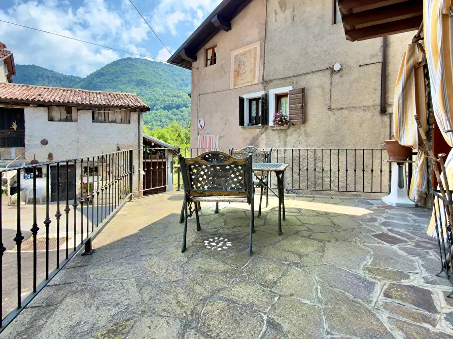 Immagine 10 di Porzione di casa in vendita  in Via Navono 1 a Pertica Alta