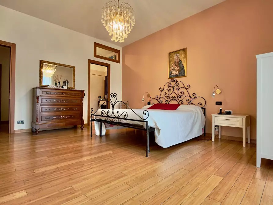 Immagine 7 di Quadrilocale in vendita  a Brescia