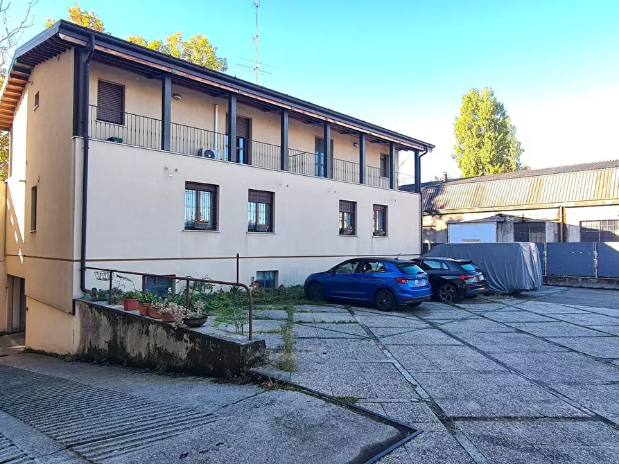 Immagine 10 di Trilocale in vendita  a Brescia