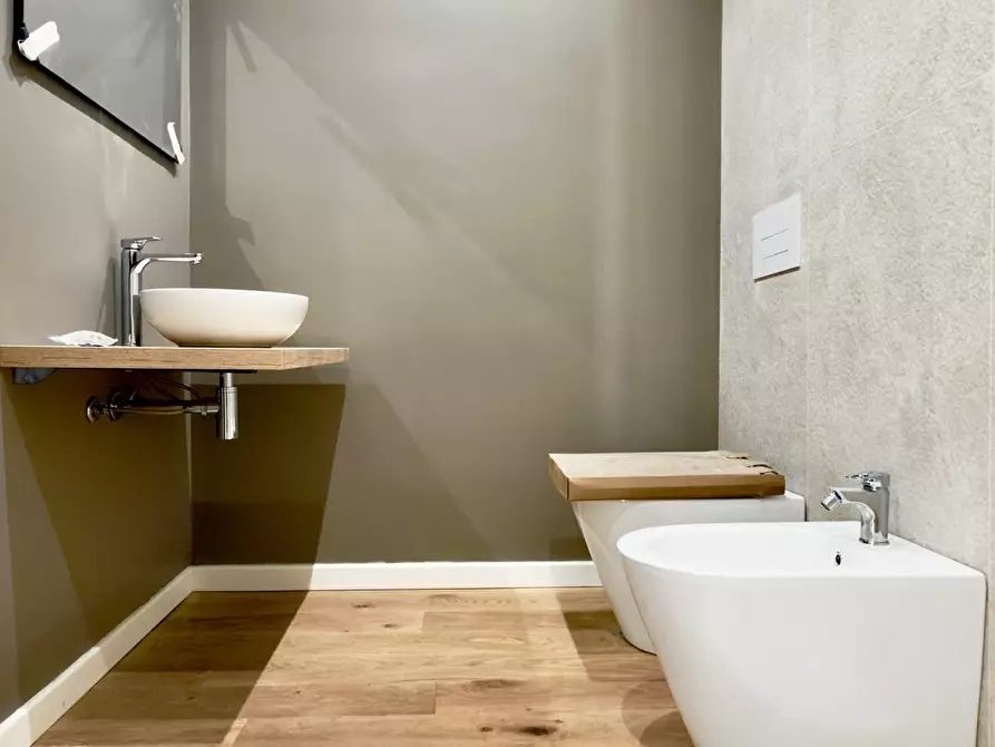 Immagine 17 di Quadrilocale in vendita  in Via Rossetti a Brescia