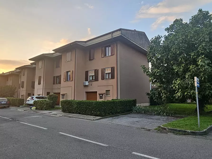 Immagine 1 di Villetta a schiera in vendita  a Brescia