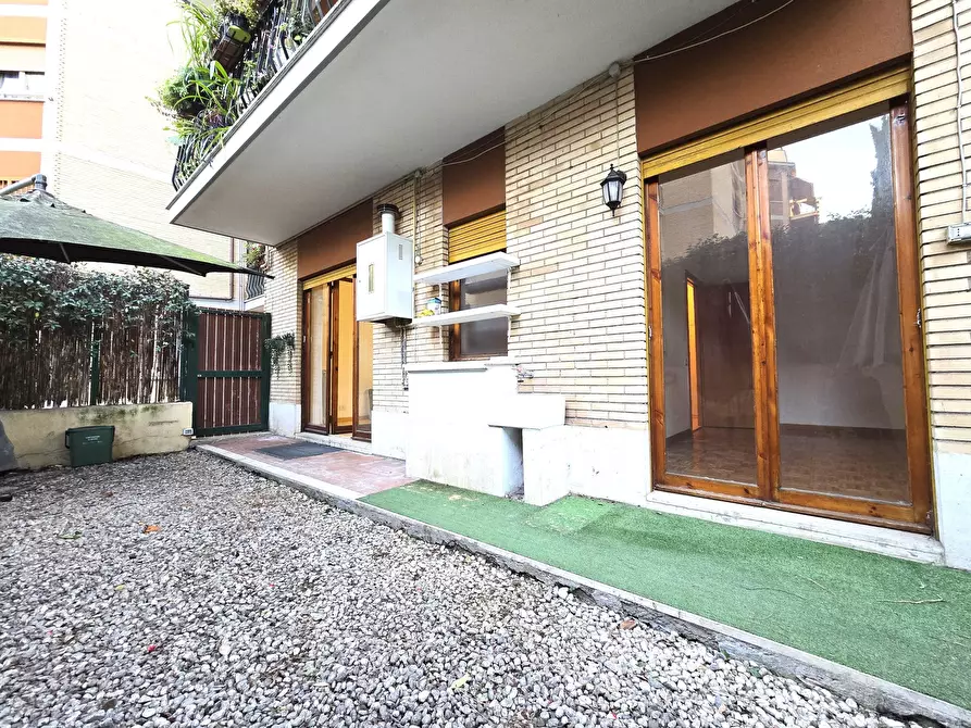 Immagine 8 di Bilocale in affitto  in Via Francesco Cocco Ortu 120 a Roma