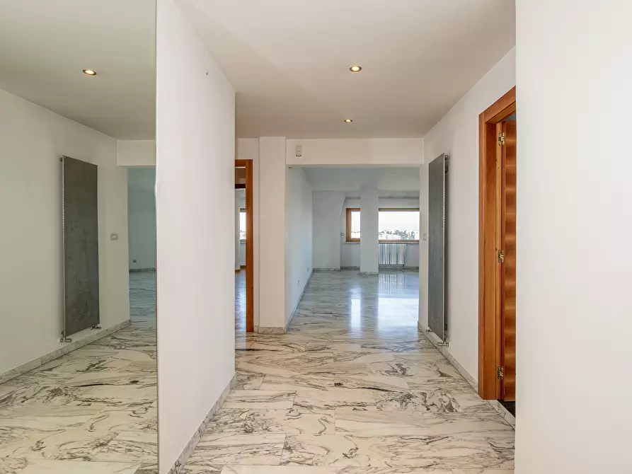 Immagine 5 di Trilocale in vendita  in Via Pietro Mascagni a Roma