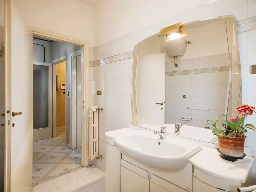 Immagine 30 di Bilocale in vendita  in Via Tiburtina 602 a Roma