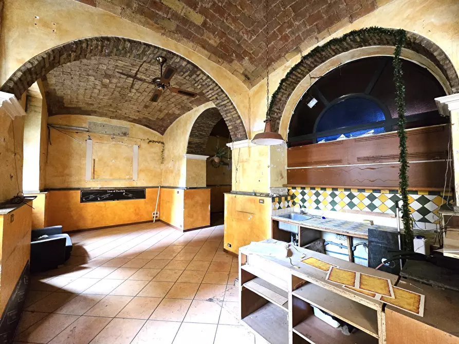 Immagine 6 di Locale commerciale in affitto  in Via dei Volsci 105 a Roma