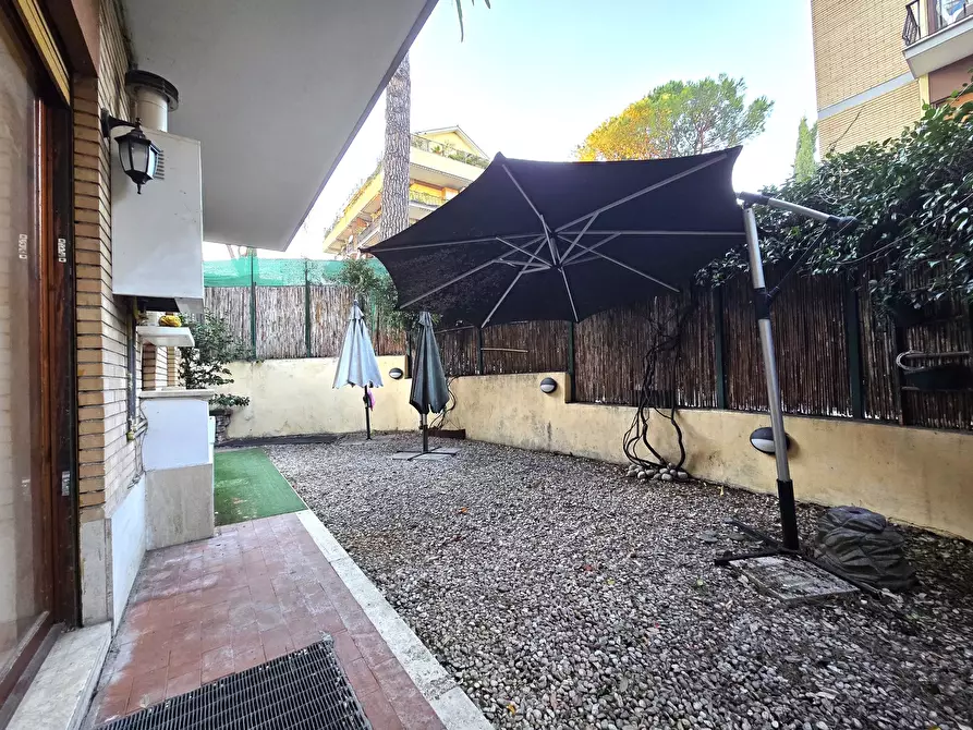 Immagine 11 di Bilocale in affitto  in Via Francesco Cocco Ortu 120 a Roma