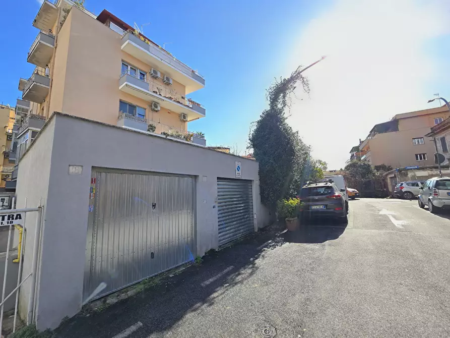Immagine 7 di Garage in vendita  in Via delle Egadi 16 a Roma